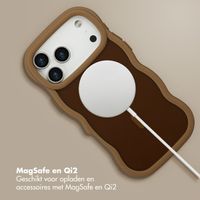 Selencia Wavy Backcover met MagSafe Apple iPhone 17 Pro Max - Mocha Brown