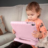 imoshion Kidsproof Backcover met handvat voor de Samsung Galaxy Tab A9 Plus - Lichtroze