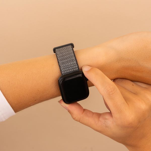 imoshion Nylon bandje Apple Watch Series 1 t/m 9 / SE (38/40/41 mm) | Series 10 / 11 (42 mm) - Ash Green