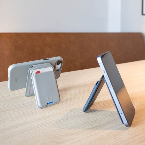 Accezz Leren Wallet met standaard - Geschikt voor MagSafe en Qi2 - Light Grey
