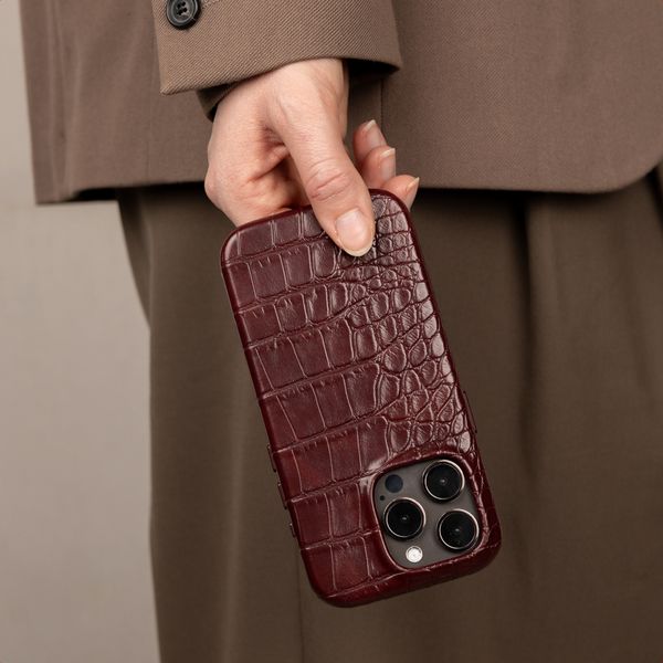 Selencia Croco Backcover met MagSafe Apple iPhone 16 - Burgundy