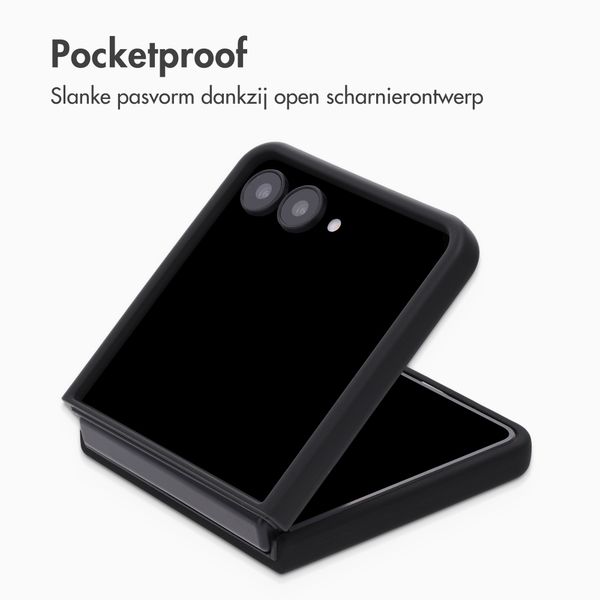 Accezz Liquid Silicone Backcover Samsung Galaxy Z Flip 8 - Zwart