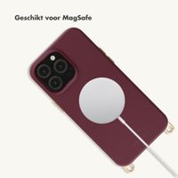 Selencia Rivièra MagSafe Backcover met afneembare haakjes Apple iPhone 13 Pro - Bold Burgundy