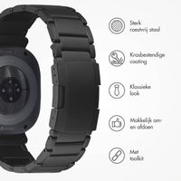 Accezz Mat Titanium bandje voor de Samsung Galaxy Watch Ultra (2024/2025) - Zwart
