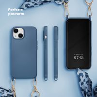 Selencia Backcover met luxe polskoord iPhone 15 - Blauw