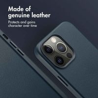Accezz Leather Back Cover with MagSafe Apple iPhone 13 Pro - Nightfall Blue