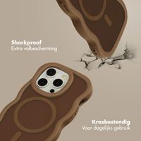 Selencia Wavy Backcover met MagSafe Apple iPhone 14 Pro - Mocha Brown