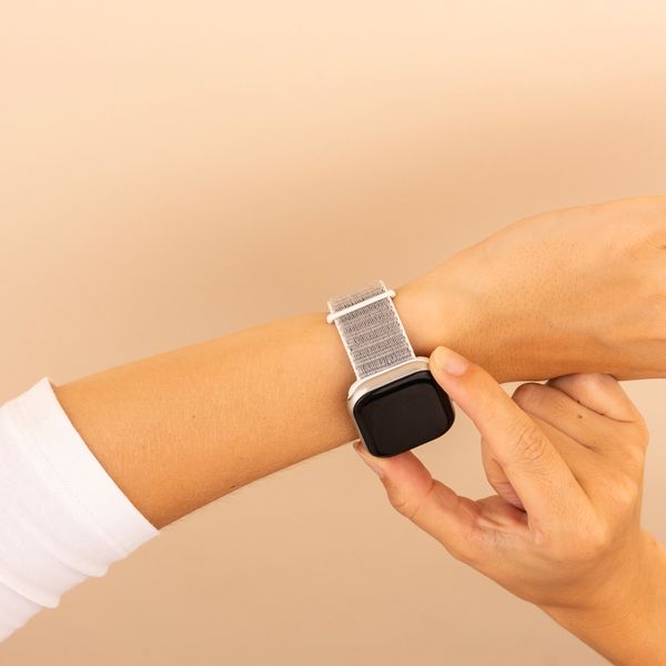 imoshion Nylon bandje Apple Watch Series 1 t/m 9 / SE (38/40/41 mm) | Series 10 / 11 (42 mm) - Seashell