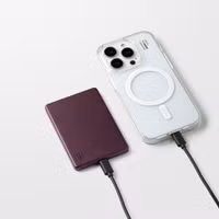 iDeal of Sweden Slim MagSafe Powerbank 5.000 mAh - Draadloze powerbank - Cherry Lacquer