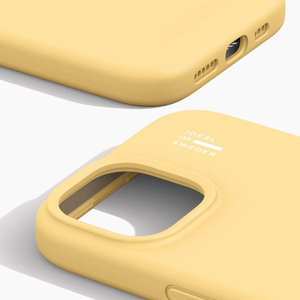 iDeal of Sweden Silicone Case met MagSafe Apple iPhone 17e / 16e / 15 / 14 / 13 - Soft Lemon