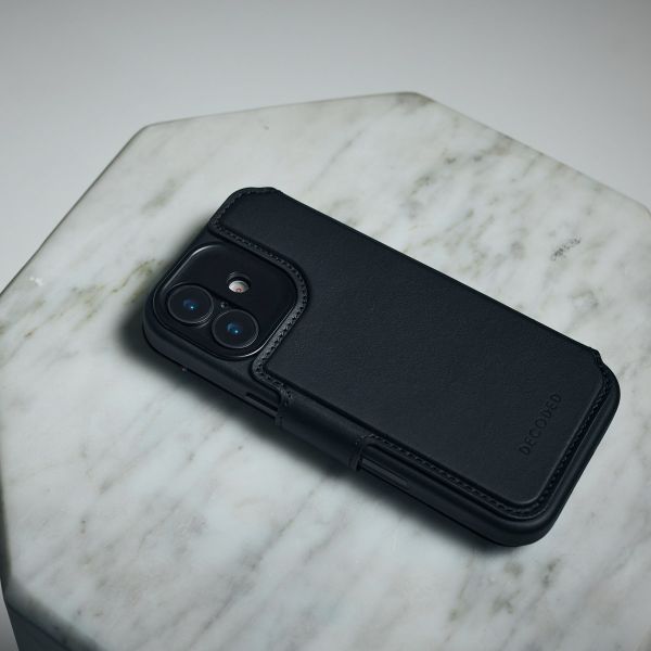 Decoded 2 in 1 Leather Detachable Wallet MagSafe Apple iPhone 17 - Solid Clay