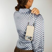 Selencia Rivièra MagSafe Backcover met afneembare haakjes iPhone 12 / 12 Pro - Milky Latte