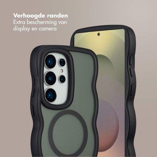 Selencia Wavy Backcover met MagSafe Samsung Galaxy S25 Ultra - Zwart