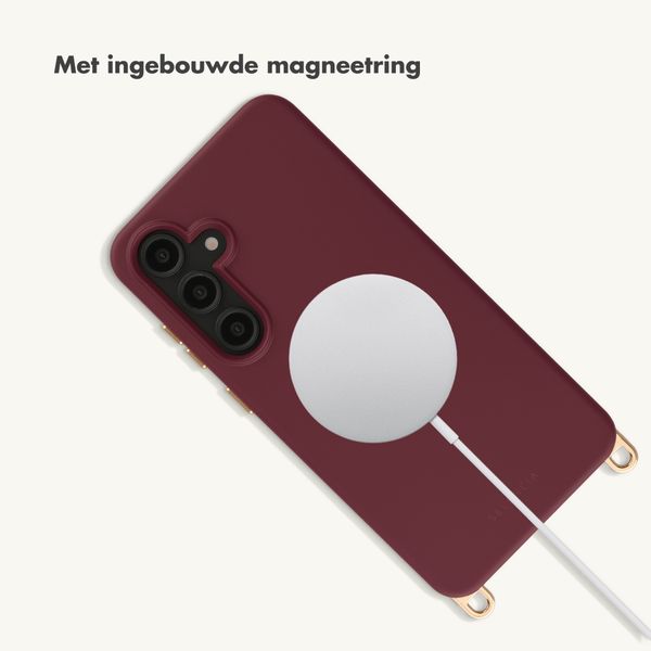Selencia Rivièra MagSafe Backcover met afneembare haakjes Samsung Galaxy S24 FE - Bold Burgundy