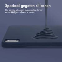 Accezz Liquid Silicone Backcover met penhouder Apple iPad Pro 12.9 (2022) / Pro 12.9 (2021) / Pro 12.9 (2020) - Donkerblauw