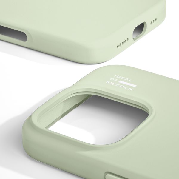 iDeal of Sweden Silicone Case met MagSafe Apple iPhone 16 Pro - Sage Green