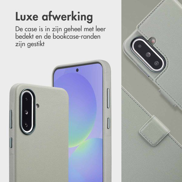 Accezz Leather Bookcase 2-in-1 met MagSafe Samsung Galaxy A36 / A56 - Light Grey