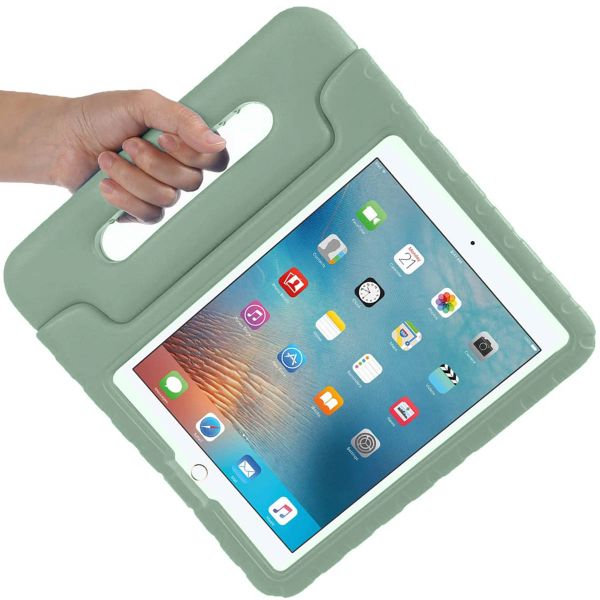 imoshion Kidsproof Backcover met handvat Apple iPad 6 (2018) 9.7 inch / iPad 5 (2017) 9.7 inch - Olive Green