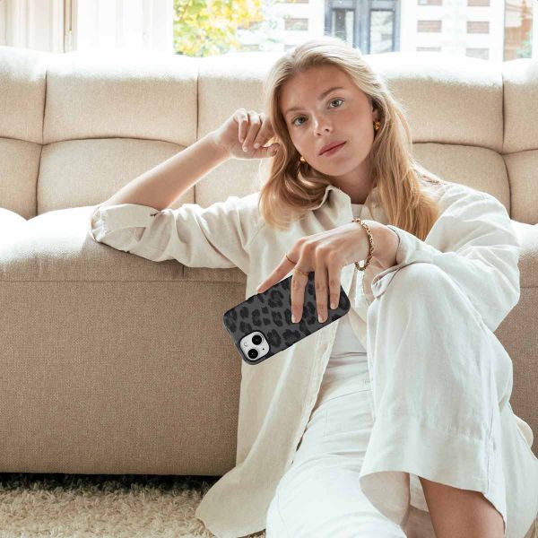 Selencia Sabi Backcover Panterprint met MagSafe Apple iPhone 15 Pro Max - Midnight Black