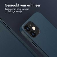 Accezz MagSafe Leather Backcover Apple iPhone 12 (Pro) - Nightfall Blue