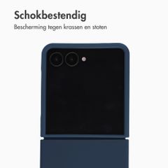 Accezz Liquid Silicone Backcover Samsung Galaxy Z Flip 8 - Donkerblauw