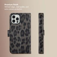 Selencia Sabi Bookcase with Leopard Print Apple iPhone 12 (Pro) - Midnight Black