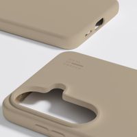 iDeal of Sweden Silicone Case met MagSafe Samsung Galaxy S26 - Beige