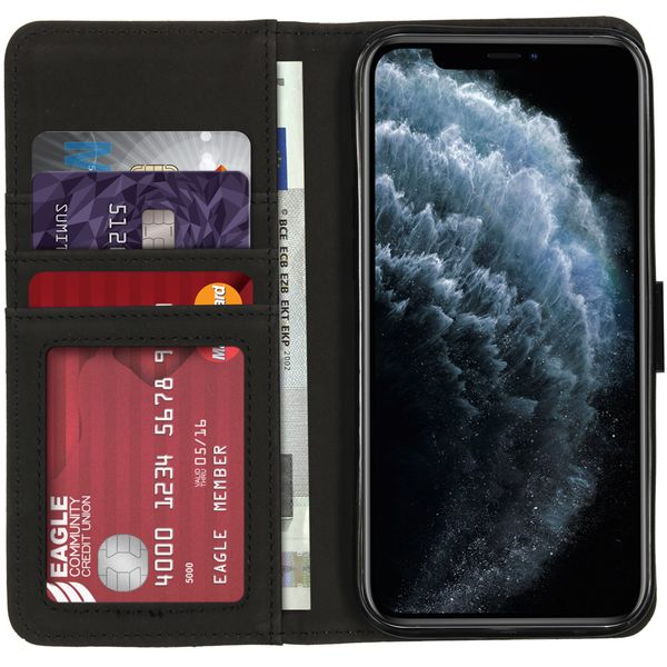 imoshion Luxe Bookcase Apple iPhone 12 (Pro) - Bruin