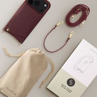 Selencia Nova Telefoonhoes met Koord en Pashouder Apple iPhone 18 Pro Max / 17 Pro Max - Bold Burgundy