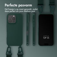 Selencia Siliconen hoesje met afneembaar koord Apple iPhone 16 Pro - Donkergroen
