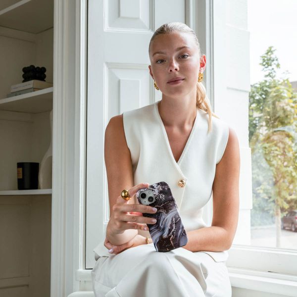 Selencia Vivid Backcover Samsung Galaxy S24 FE - Chic Marble Black