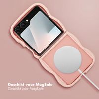 Selencia Wavy Backcover met MagSafe Samsung Galaxy Z Flip 7 - Soft Pink
