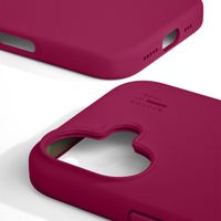 iDeal of Sweden Silicone Case met MagSafe Apple iPhone 17 - Cranberry