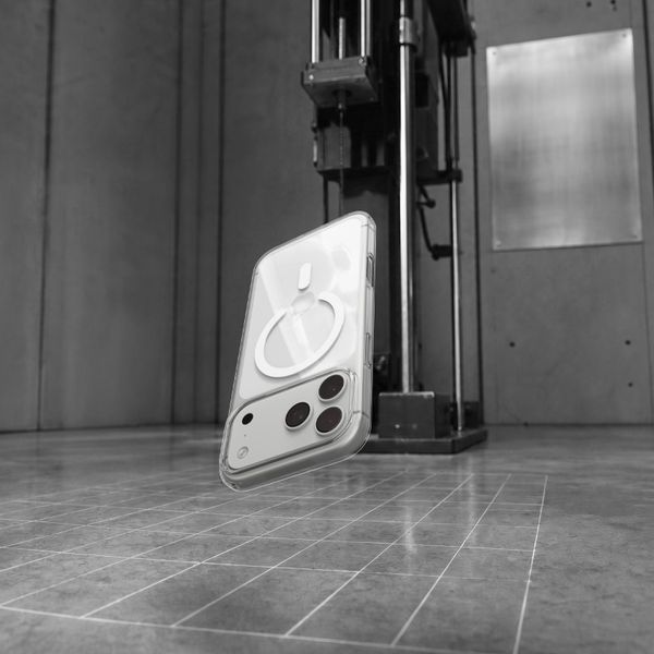 Spigen Liquid Crystal MagSafe Backcover Apple iPhone 18 Pro / 17 Pro - Clear / White