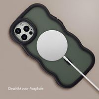 Selencia Wavy Backcover met MagSafe Apple iPhone 12 (Pro) - Zwart