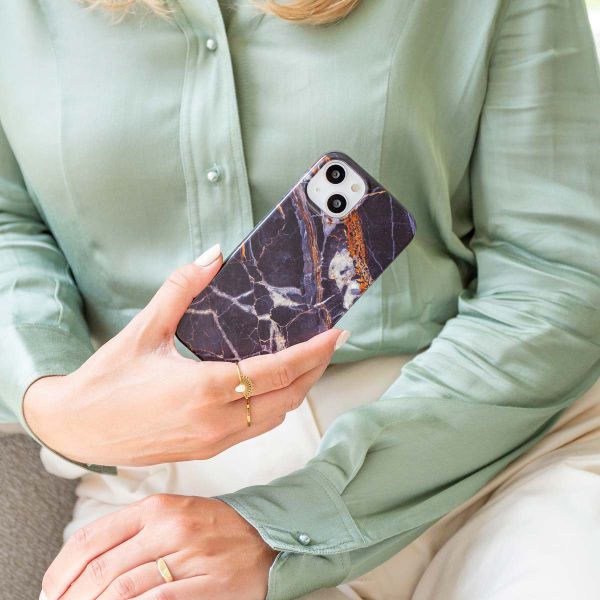 Selencia Aurora Fashion Backcover Apple iPhone 15 Pro - Duurzaam hoesje - 100% gerecycled - Zwart Marmer