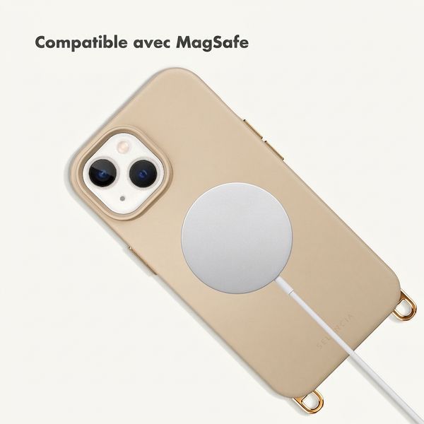 Selencia Rivièra MagSafe Back Cover with detachable hooks Apple iPhone 15 - Milky Latte