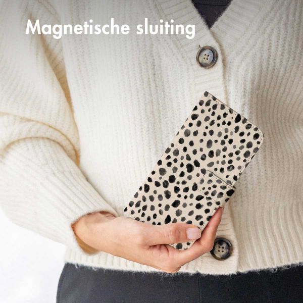 imoshion Design Bookcase Apple iPhone 14 - Black And White Dots
