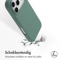 Accezz Liquid Silicone Backcover met MagSafe Apple iPhone 17 Pro - Donkergroen