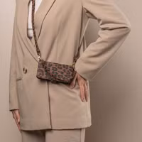 Selencia Sabi Bookcase met Panterprint Apple iPhone 12 (Pro) - Mocha Brown