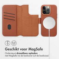 Accezz Leather Bookcase 2-in-1 met MagSafe Apple iPhone 14 Pro - Sienna Brown