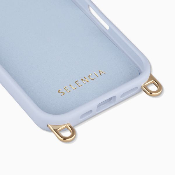 Selencia Rivièra MagSafe Backcover met afneembare haakjes voor de Apple iPhone 17 - Powder Blue + Bold Chain Polskoord - Gold
