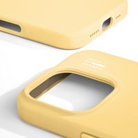 iDeal of Sweden Silicone Case met MagSafe Apple iPhone 16 Pro Max - Soft Lemon