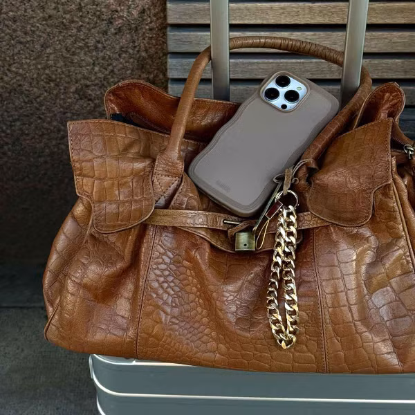 Holdit Wavy Case Apple iPhone 15 Pro - Mocha Brown