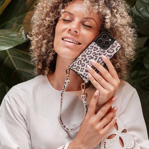 Dutchies Backcover met pashouder Apple iPhone 15 Pro - Leo
