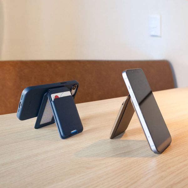 Accezz Leren Wallet met standaard - Geschikt voor MagSafe en Qi2 - Nightfall Blue