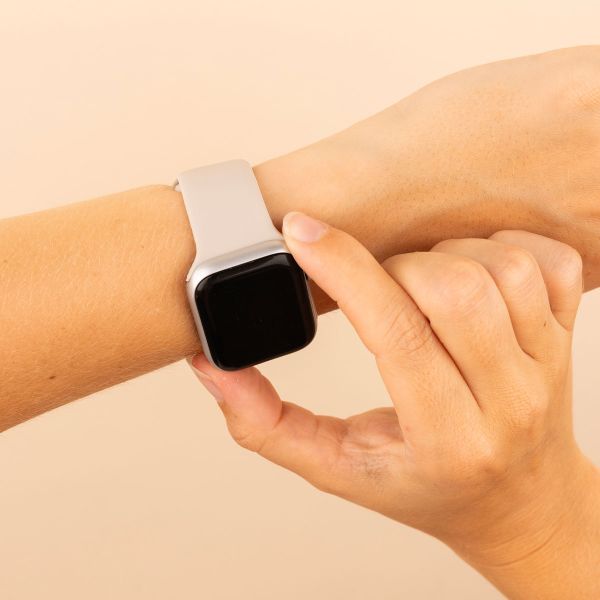 imoshion Siliconen⁺ bandje Apple Watch Series 1 t/m 9 / SE (38/40/41 mm) | Series 10 / 11 (42 mm) - Maat S/M - Starlight