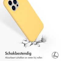 Accezz Liquid Silicone Backcover met MagSafe Apple iPhone 14 Pro Max - Geel