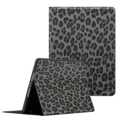 Selencia Sabi Bookcase with Leopard Print Apple iPad 9 (2021) 10.2 inch / iPad 8 (2020) 10.2 inch / iPad 7 (2019) 10.2 inch - Midnight Black