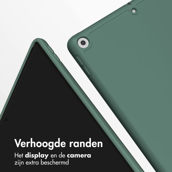 Accezz Smart Silicone Bookcase Apple iPad 9 (2021) 10.2 inch / iPad 8 (2020) 10.2 inch / iPad 7 (2019) 10.2 inch - Donkergroen